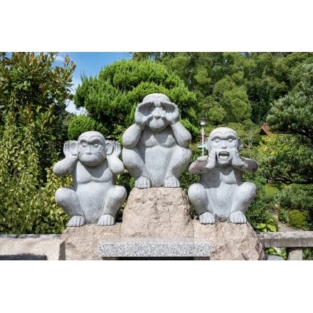 大山寺の五猿像