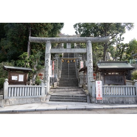 熊箇原八幡神社の参道