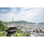 天寧寺三重塔越しの尾道市街地