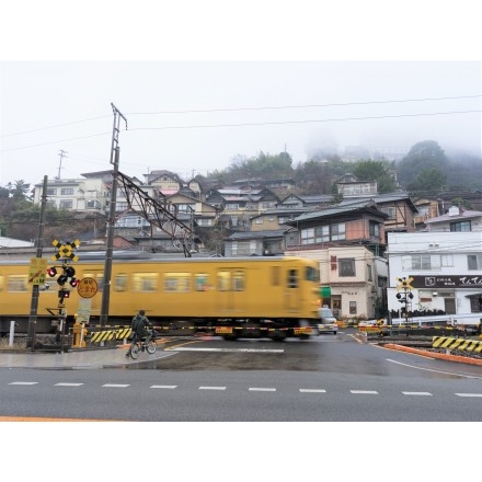 冬の尾道駅前の風景