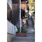 艮神社脇の路地