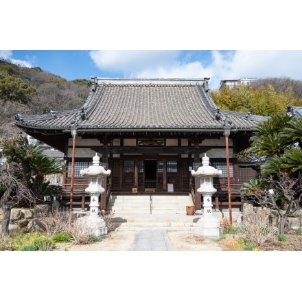 持光寺本堂