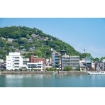 向島から見る尾道の夏風景