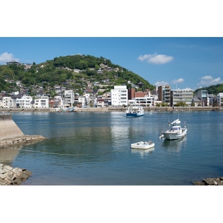 向島から見る尾道市街地