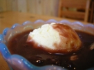 おすすめのクリームぜんざい。北海道産の小豆大納言をじっくり煮込んだとろとろのぜんざいに、たまごアイスが入っています。