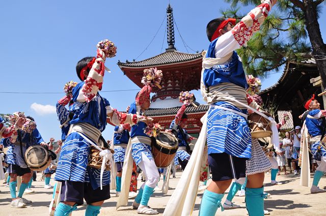 （8月18日（西暦の偶数年））吉和太鼓踊り