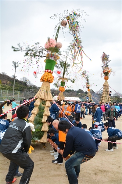 （1月中旬）山波とんど行事（神明祭）
