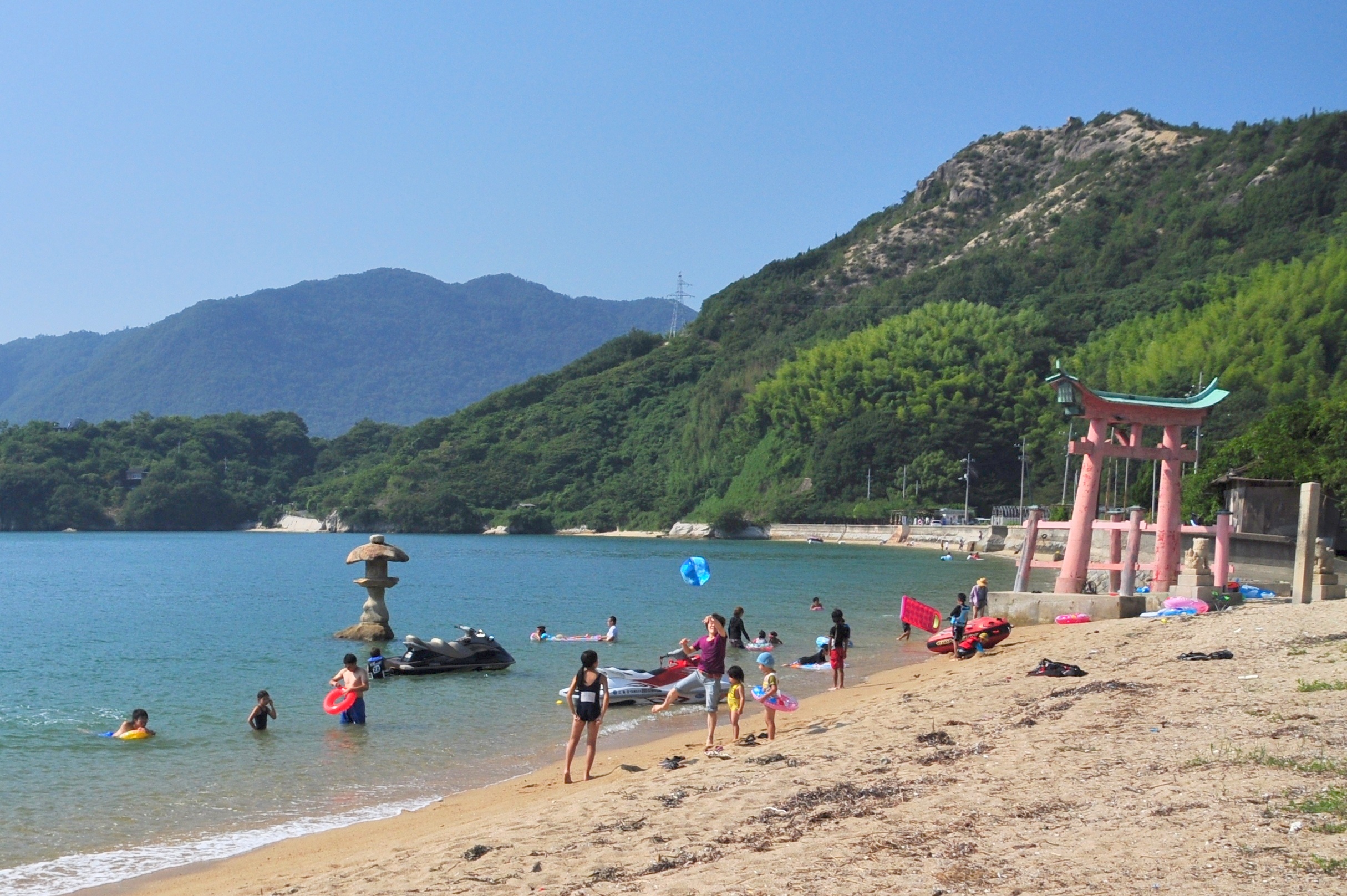 岩子島厳島神社 境内