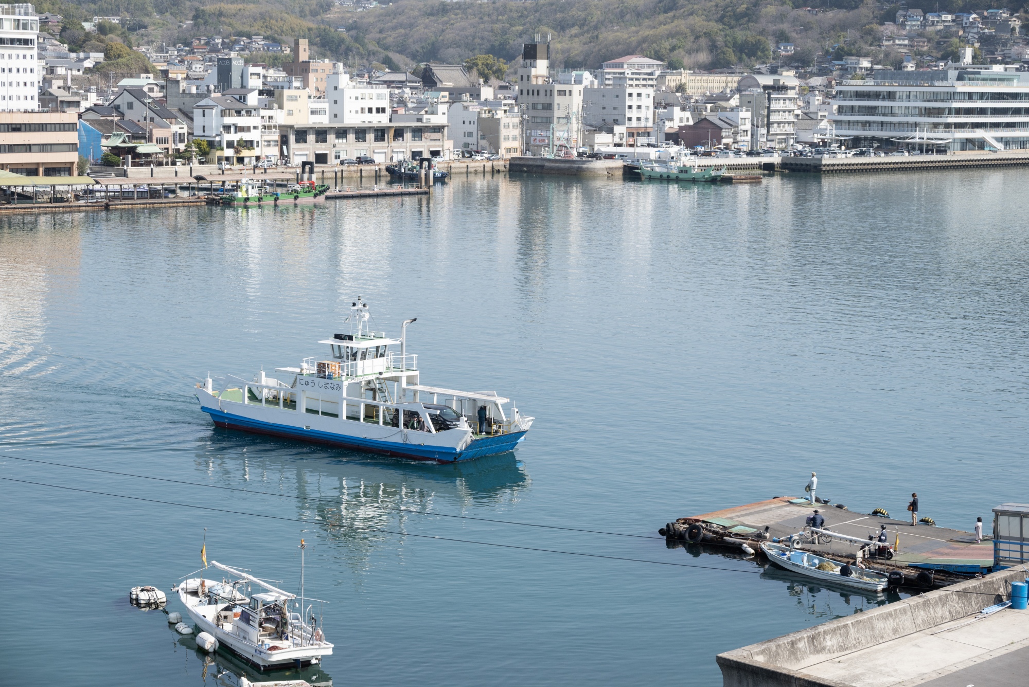 尾道水道を渡船でミニクルージング