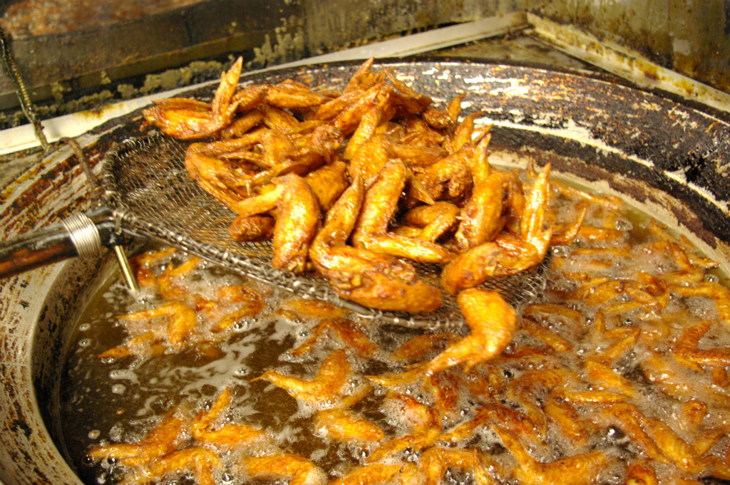 ブロイラーの調理風景