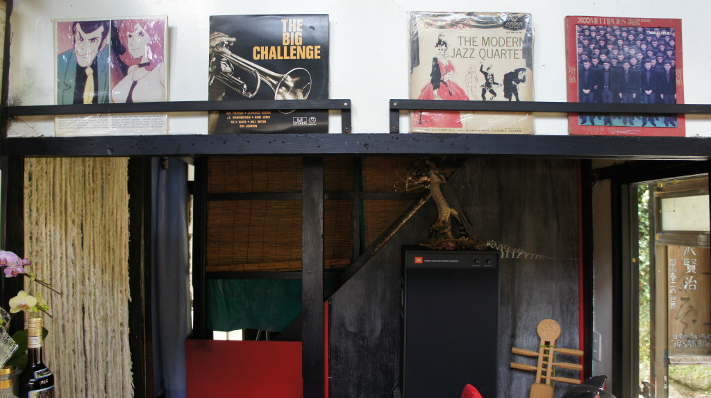 サカバ-　レコードがたくさんの店内