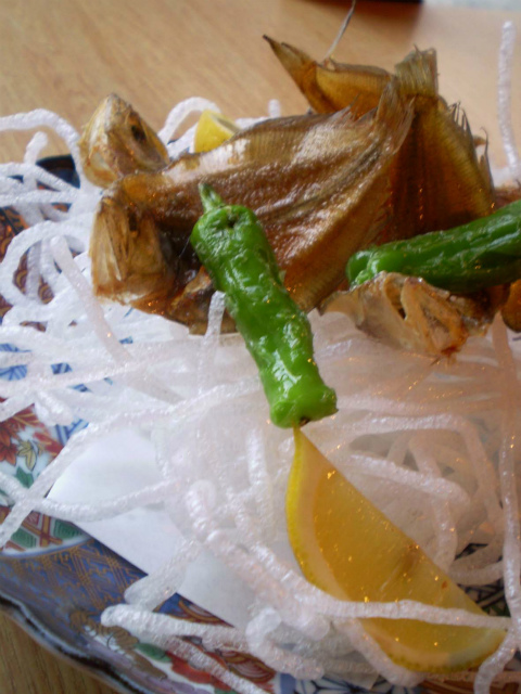 尾道といえばでべら！
唐揚げでパリパリ何枚でもいけちゃいます♪