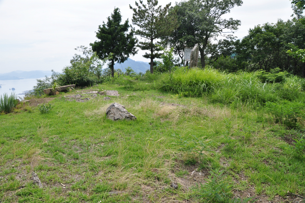 青影山 [青陰城址]（瀬戸内海国立公園・日本遺産）