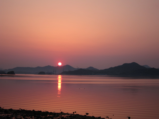 宿から見る朝日