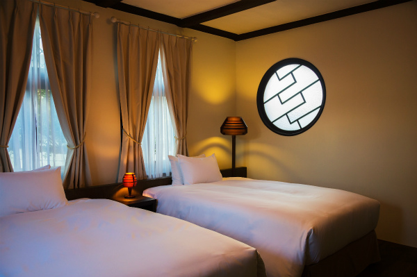 島居邸ベッドルーム（望）