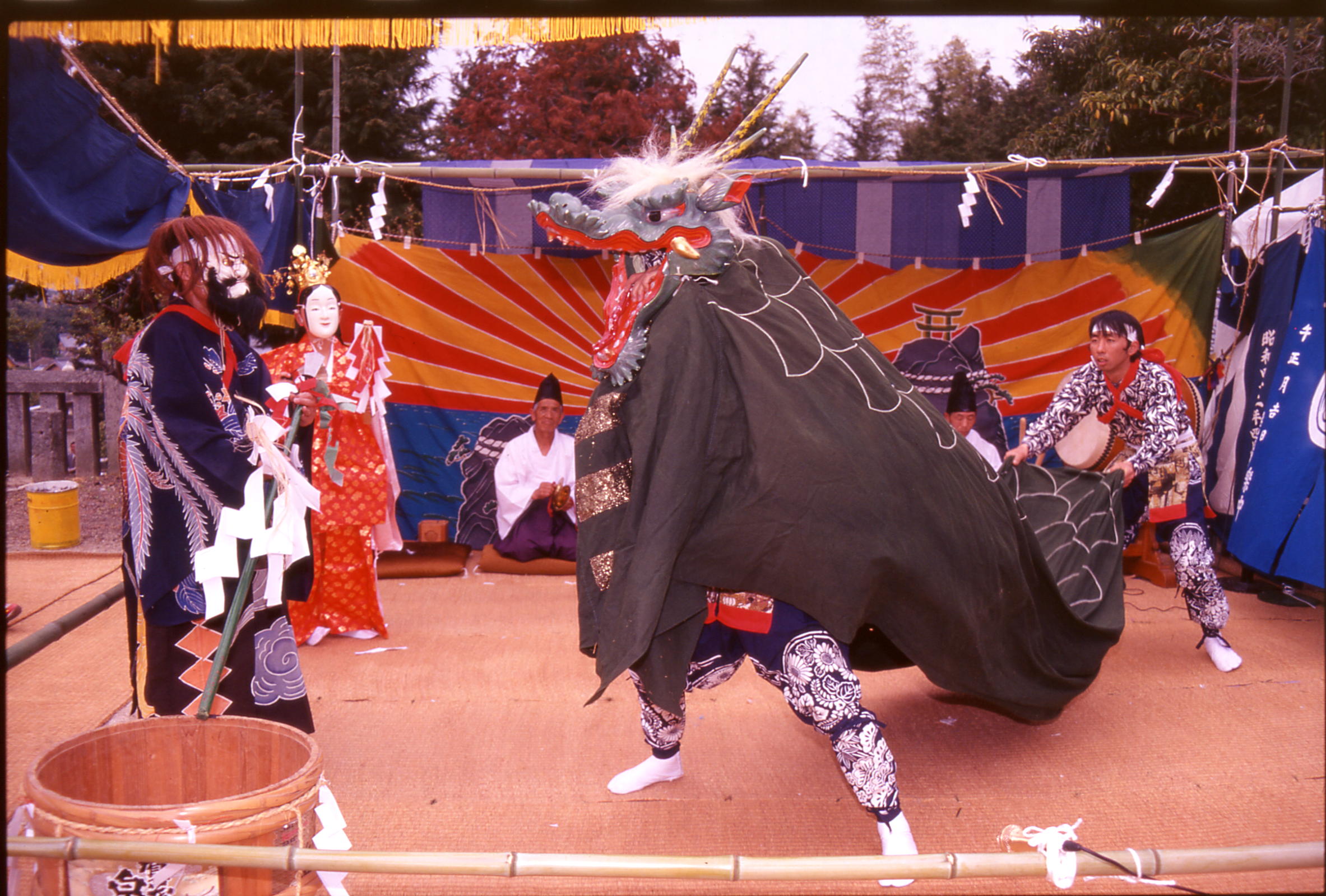 （4月第1日曜日）名荷神楽奉納