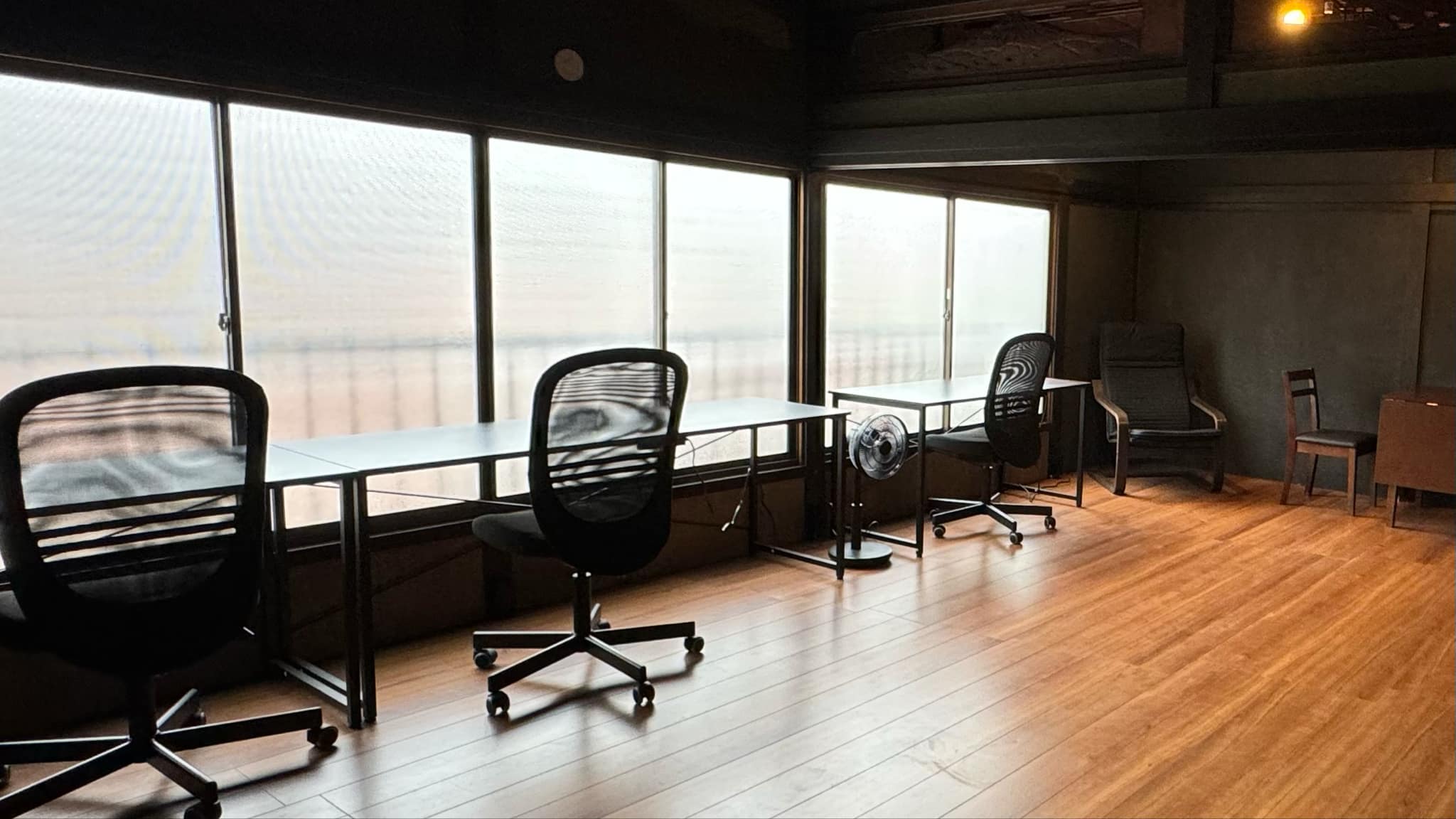 コワーキング＆コミュニティハブ bench!