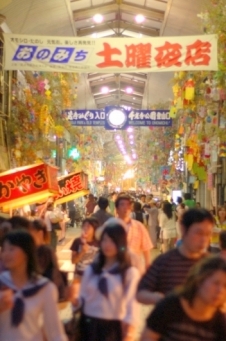 尾道本通り商店街の土曜夜店
