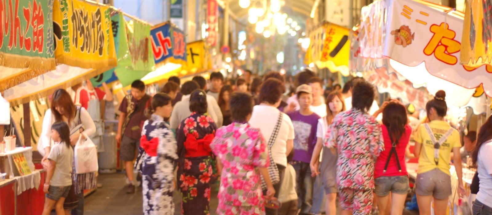 尾道の夏の風物詩『土曜夜店』。2025年6月14日～7月26日の毎週土曜日に開催されます！
