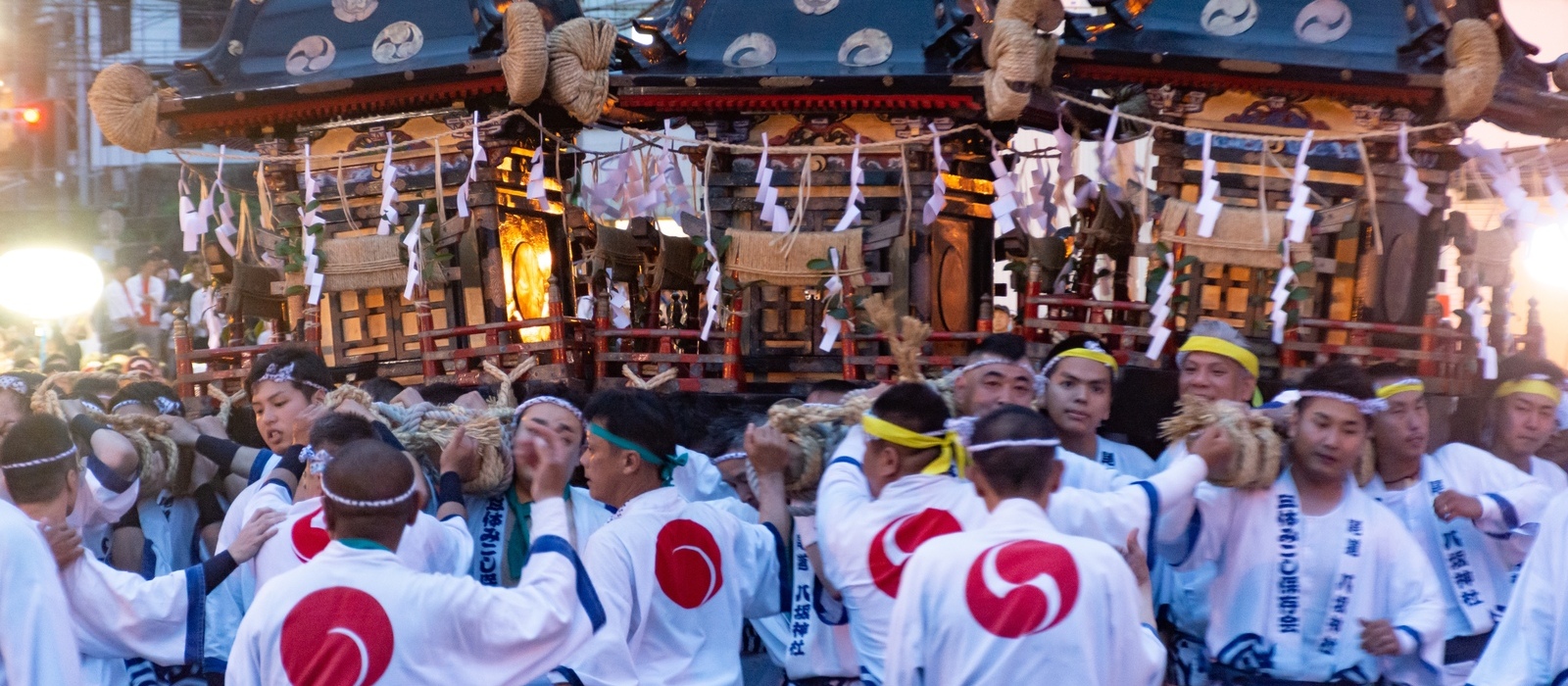 3体の神輿が繰り広げる「三体廻し（さんたいまわし）」で有名な祇園祭。2025年6月28日（土）に開催されます。