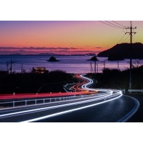 夕暮れを駆ける一筋の光